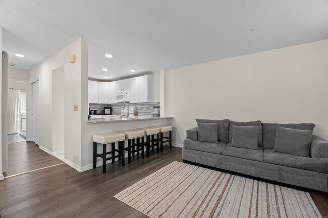 Foto del edificio - 8 Rose Ln