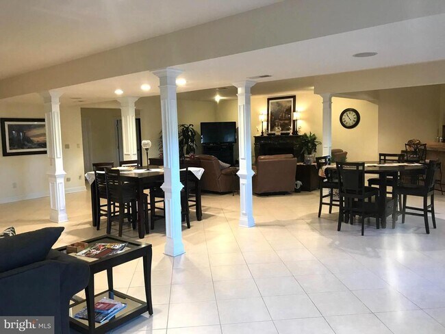 Foto del edificio - 2964 Wilson Ave