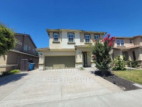 Building Photo - 308 Aster St