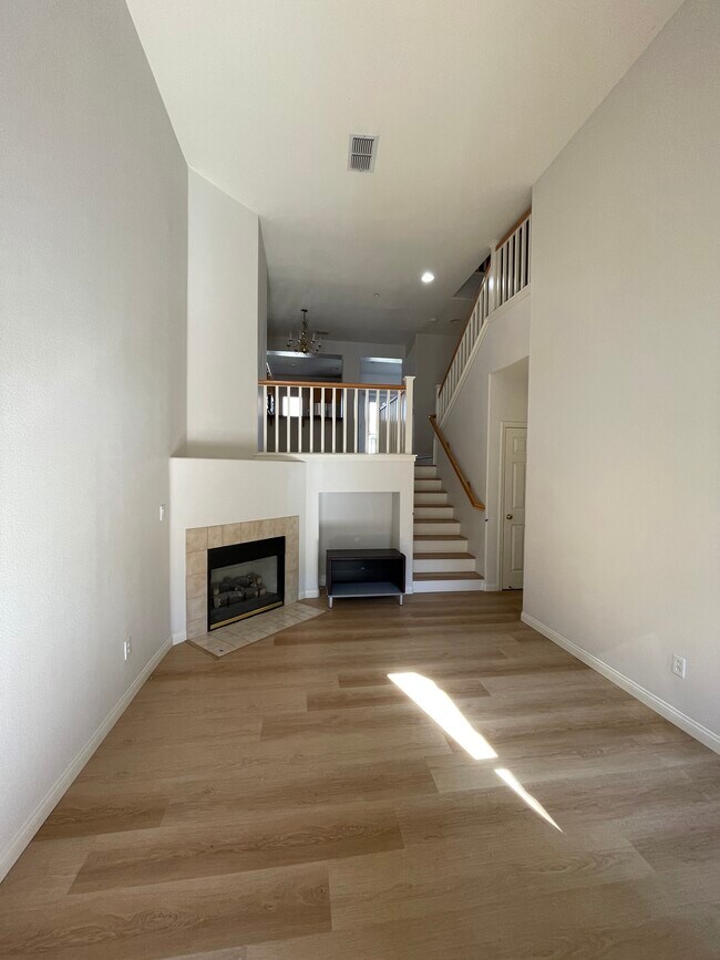 Building Photo - 1117 Yates Way