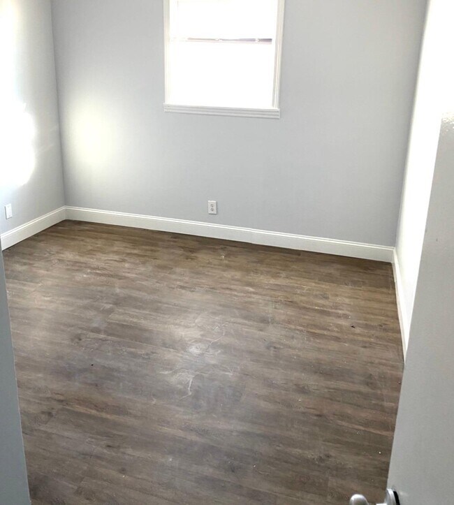 Building Photo - 1306 Chinook Trail