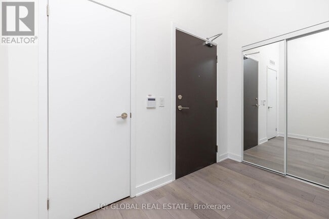 Photo du bâtiment - 10 Honeycrisp Cres