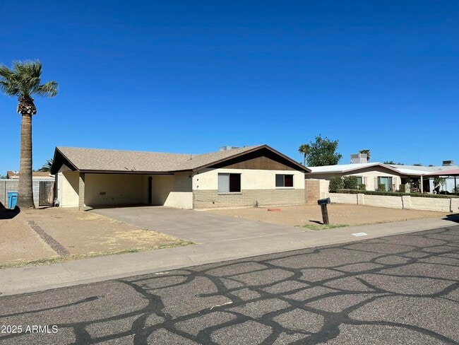 Foto del edificio - 2930 W Laurel Ln