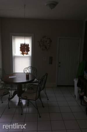 Foto del edificio - 18 Hyde Park Ave