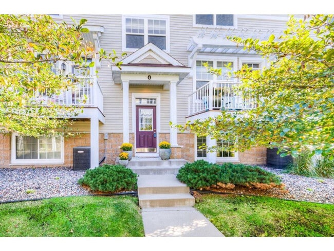 Building Photo - 1683 Village Trail E #4