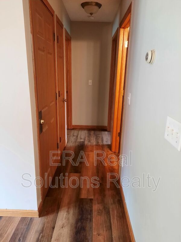 Foto del edificio - 108 E Lilley Ave
