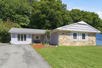 Building Photo - 12823 Holiday Ln