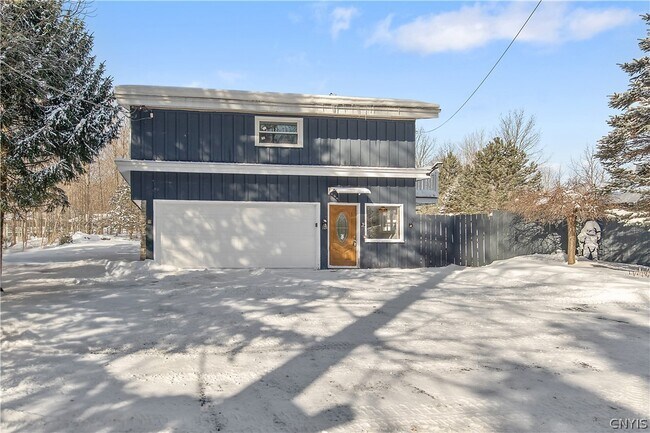 Foto del edificio - 7301 Dogwood Ln