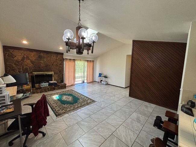Building Photo - 421 Britton Ct