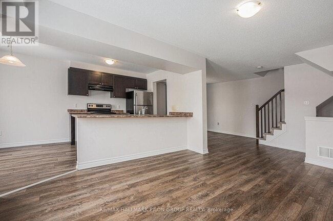 Photo du bâtiment - 116 Sunshine Crescent