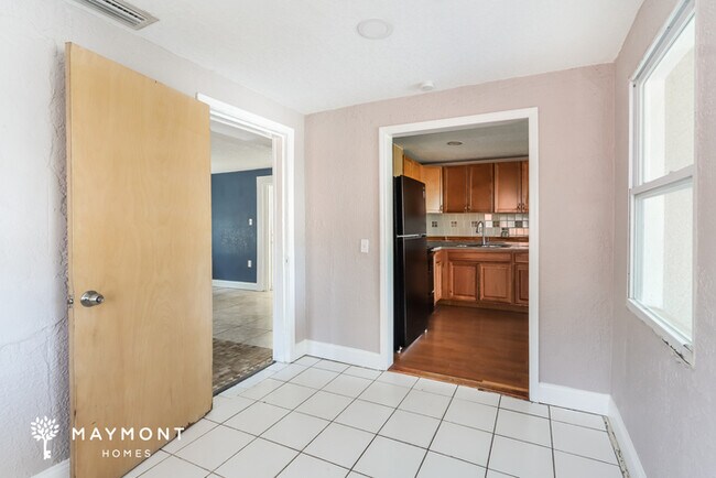 Building Photo - 4344 Kohler St