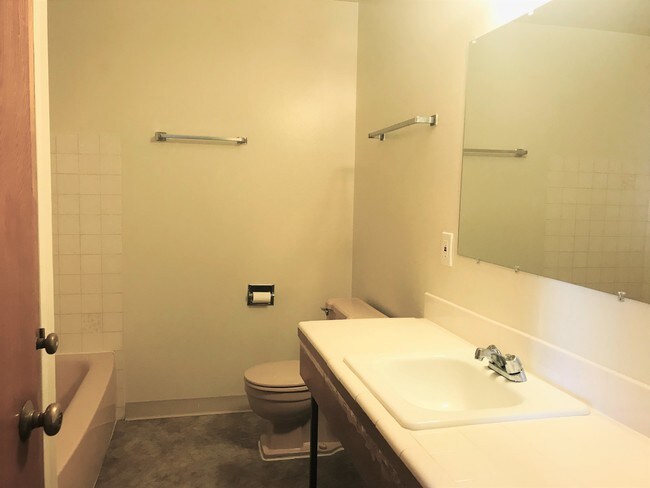 Building Photo - 2511 7th Ave