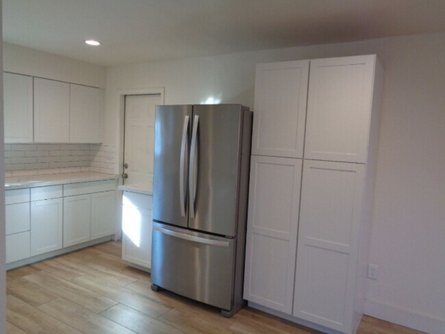Building Photo - 4334 N 15th Ave