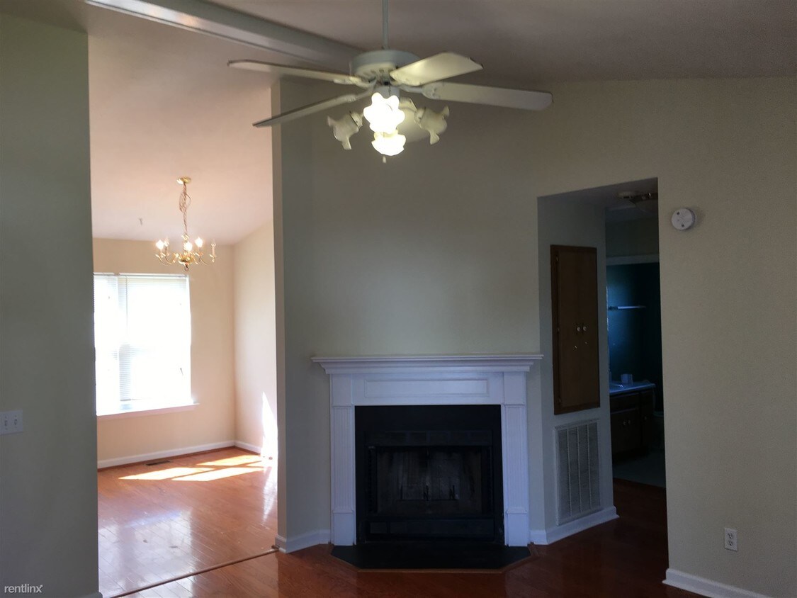 Building Photo - 905 Post Oak Dr