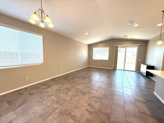 Building Photo - Beautiful 3-Bedroom Home for Rent in Saddl...