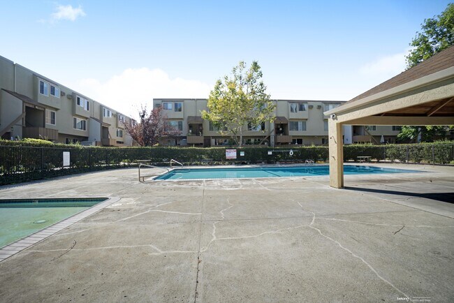 Building Photo - 460 Auburn Way