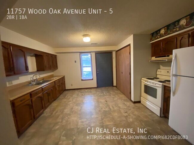 Foto del edificio - 11757 Wood Oak Ave