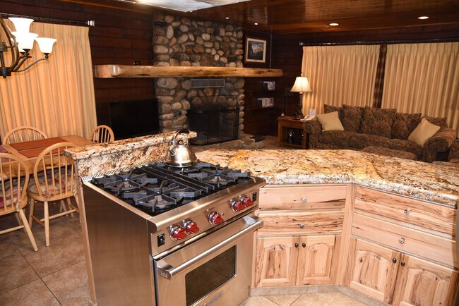 Foto del edificio - 2586 Deer Ln
