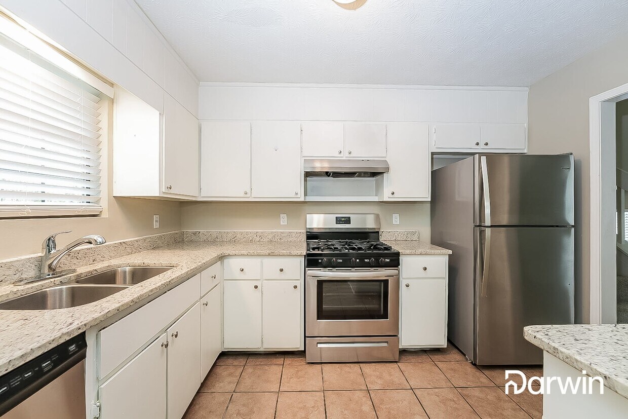 Primary Photo - 2206 Victoria Pl, Lithonia, GA 30058