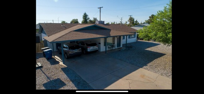 Building Photo - 1720 N Old Colony