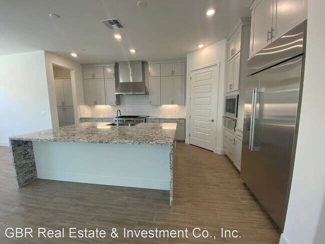 Building Photo - 4 br, 4.5 bath House - 2345 Brannan Way