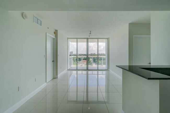 Foto del edificio - 1871 NW S River Dr
