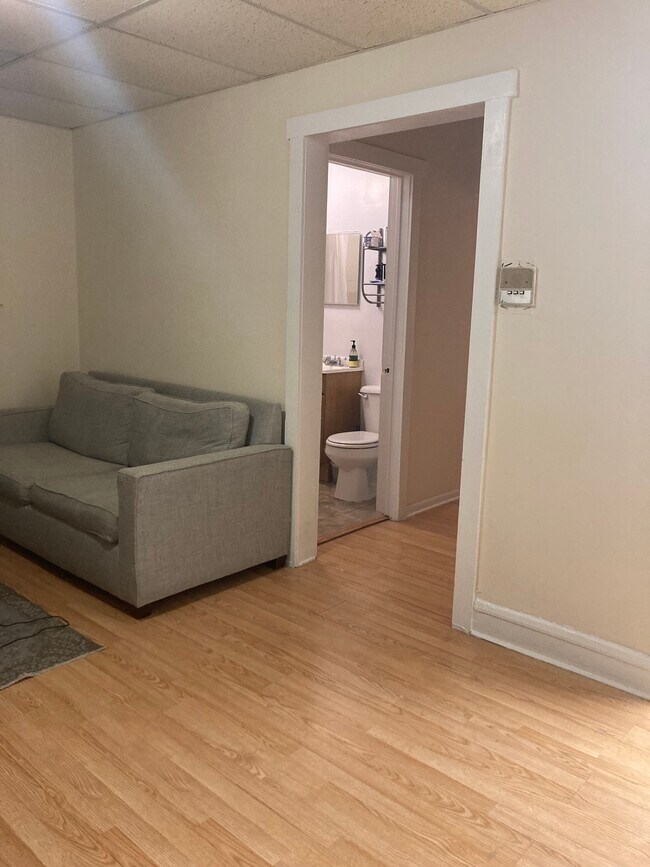 Foto del edificio - 2827 N Burling St