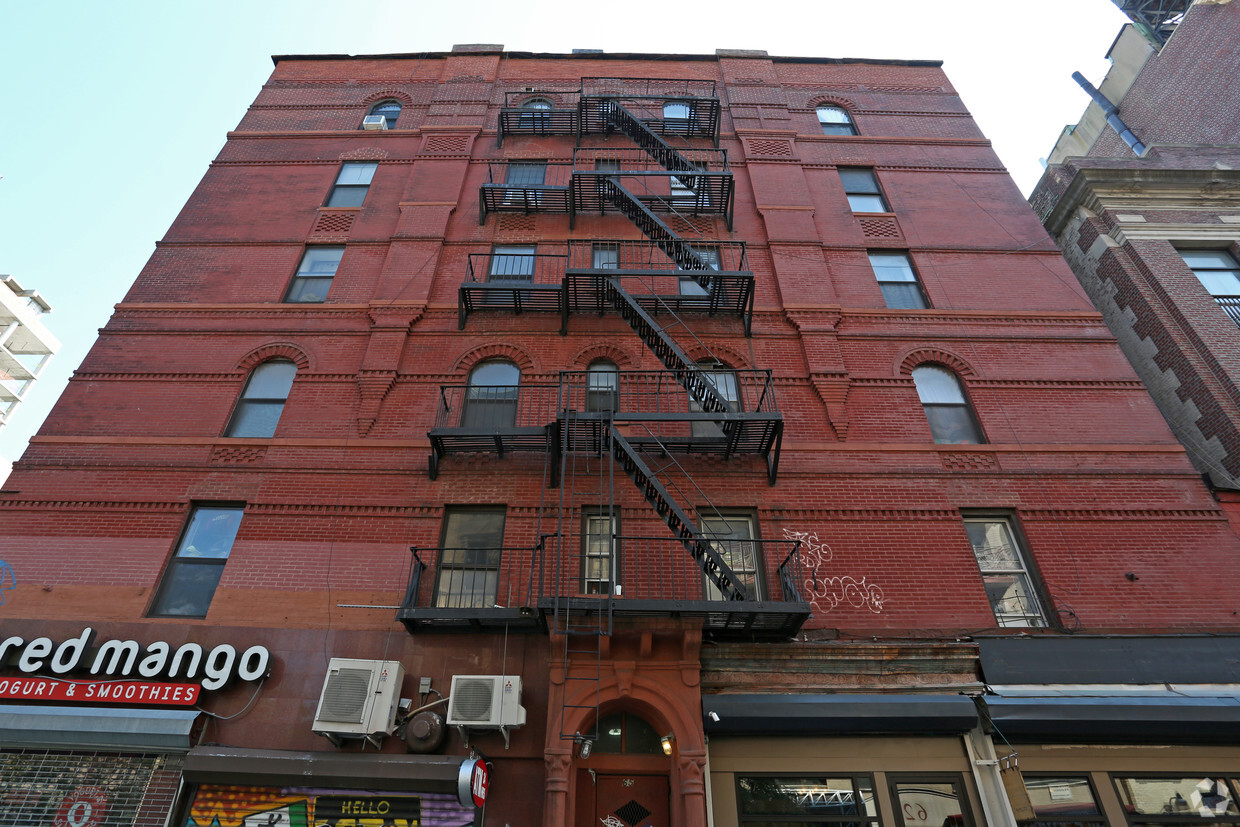 Primary Photo - 145 Allen St