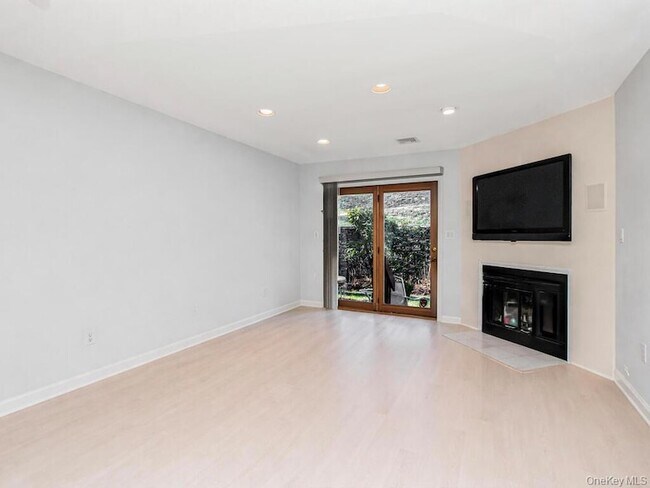 Foto del edificio - 8 Davids Ln