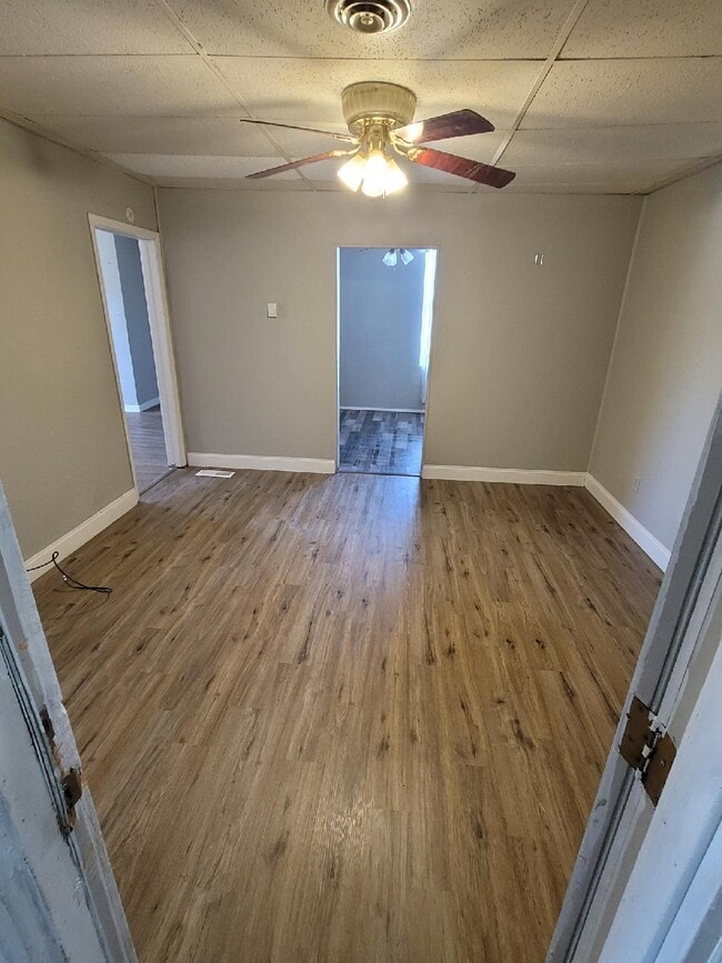 Building Photo - 403 14th St