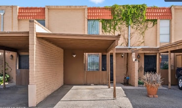 Building Photo - 2875 N Tucson Blvd