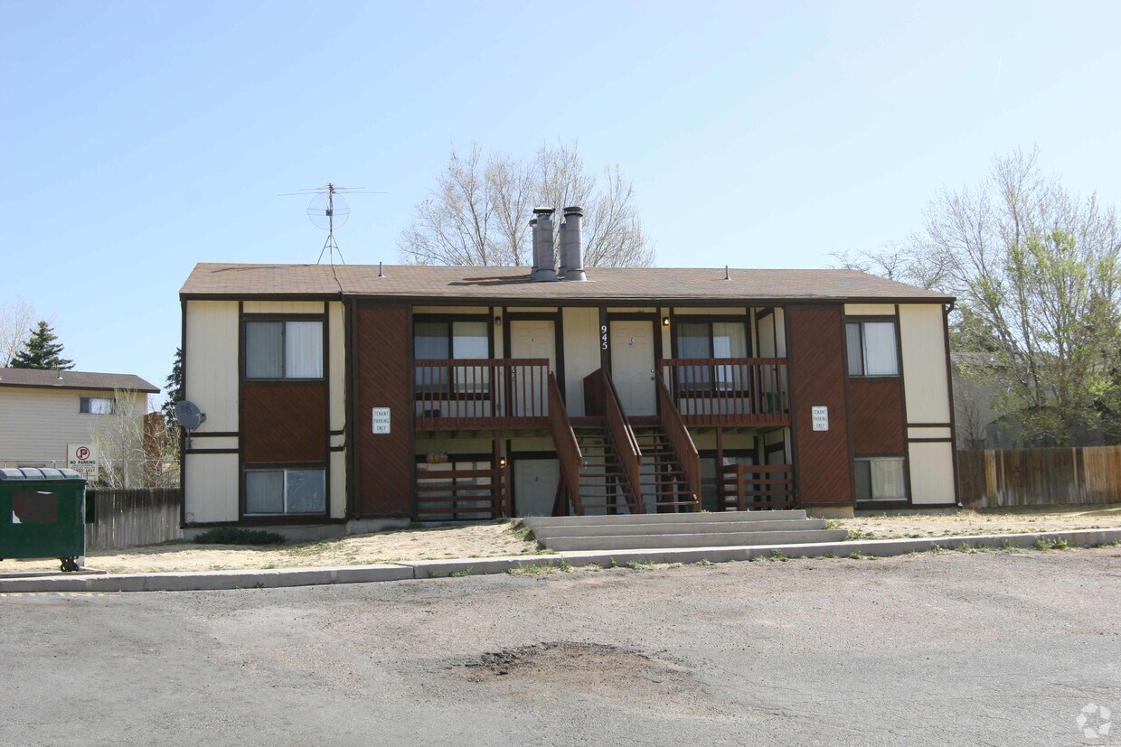 Primary Photo - 945 Hathaway Dr