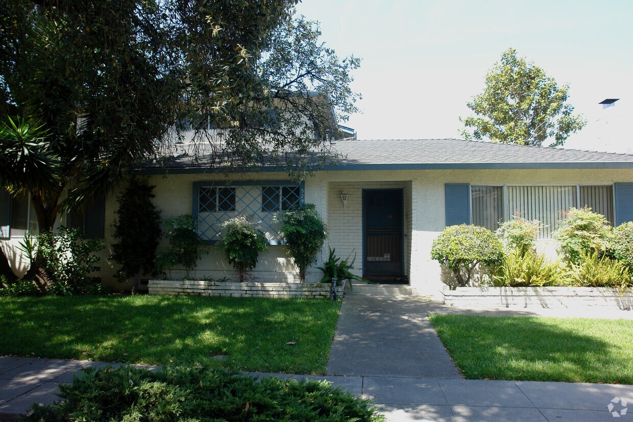Building Photo - 329 Auburn Way