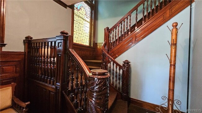 Building Photo - 419 Richmond Ave