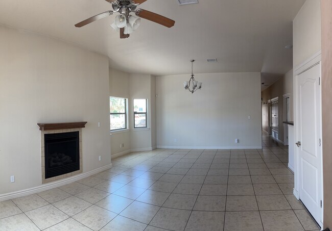 Foto del edificio - 3716 Almond Beach Dr