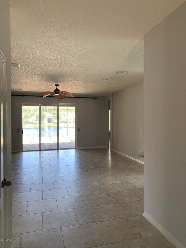 Building Photo - 120 Berot Cir