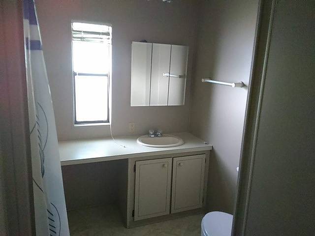 Building Photo - 6401 Lakewood Dr