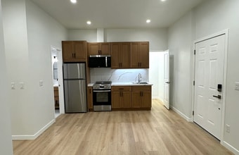 Building Photo - 3879 Ecochee Ave