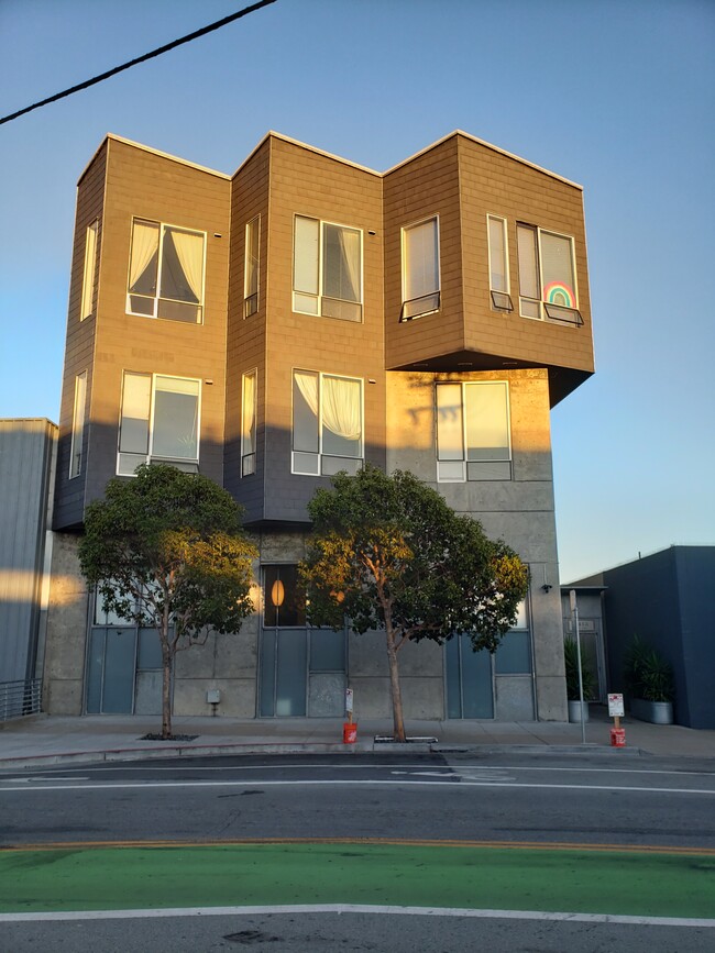 Building Photo - 1415 Indiana St