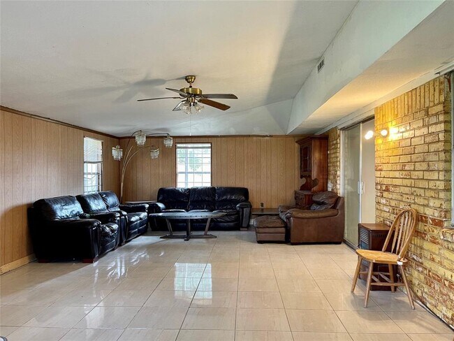 Building Photo - 9719 Fonville Dr