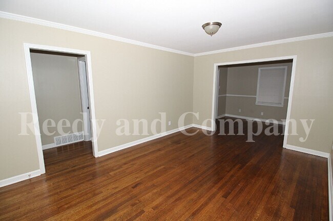 Foto del edificio - 4123 Rhodes Ave
