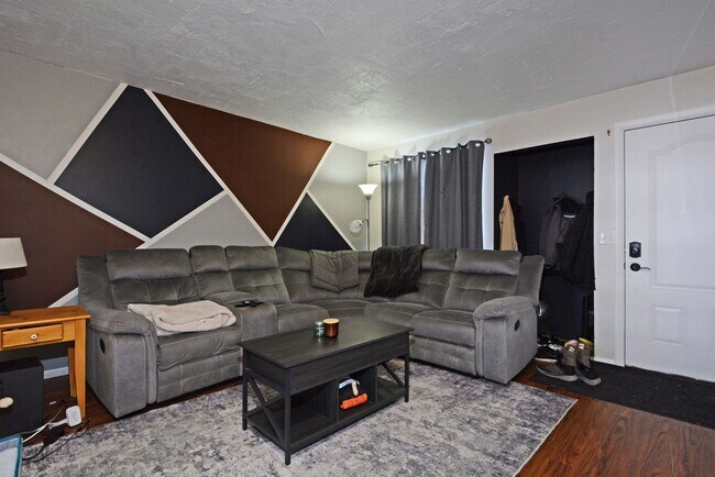 Foto del edificio - Beautiful 3-Bed 2-Bath Townhouse in Brooklyn Park!