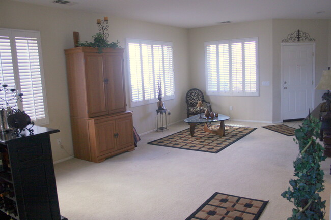 Living room - 27955 Alta Vista Ave