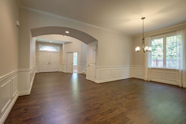 Foto del edificio - Spacious Custom Home with High-End Finishes Near Lake Sammamish