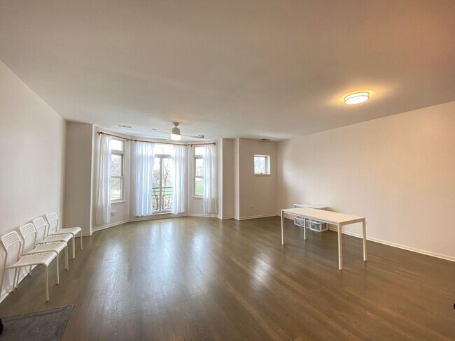 Foto del edificio - 947 W 14th Pl