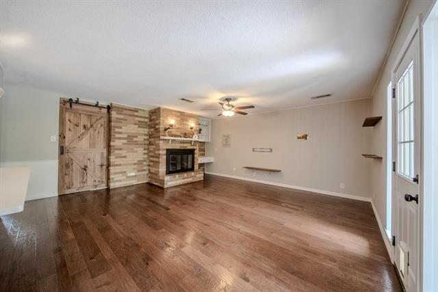 Building Photo - 807 Eastcliff Dr