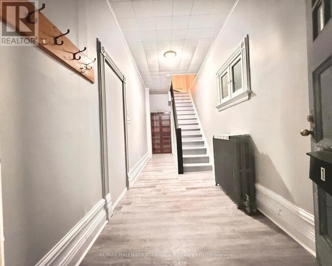 Building Photo - 212 Bradford St