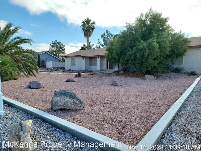 Building Photo - 3 br, 2 bath House - 2921 E Serene Ave