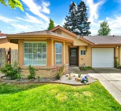 Building Photo - 1168 Pebblewood Dr