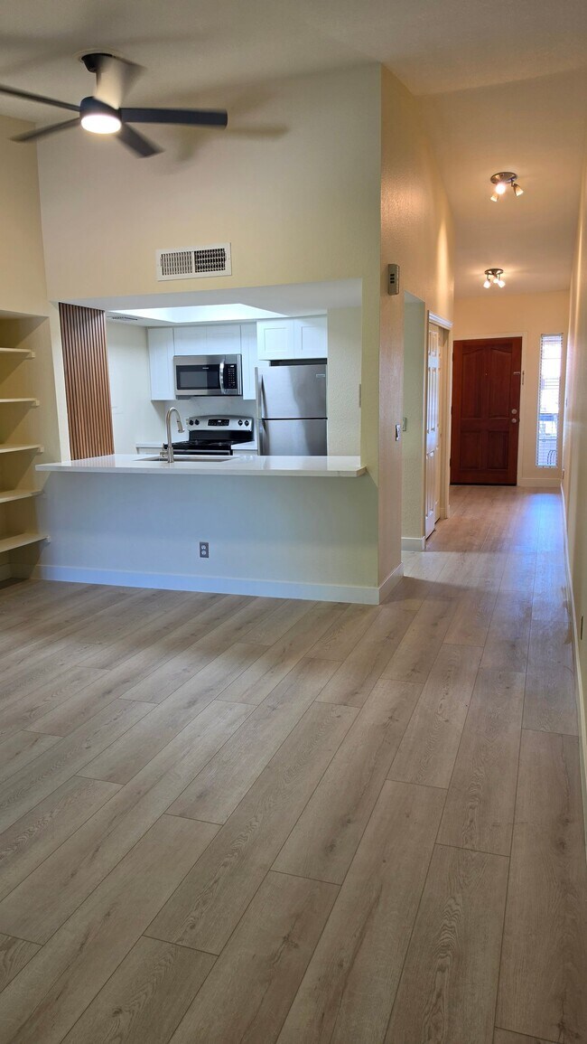 Building Photo - 1351 N Pleasant Dr